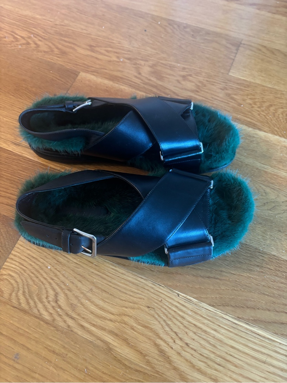 Marni Black Leather Fussbett Cross-Strap Sandals with Green Mink Fur Footbed